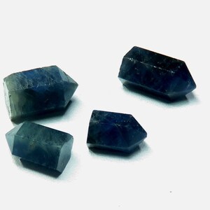 100%Natural Raw Blue Sapphire Crystal Wand September Bitrthstone Rock Gems Minerals,Healing Crystals,Home Decor ,Use For jewlry etc