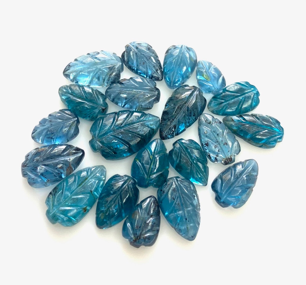 【待望★】 Natural 100% Lot Pcs 10 Moss Gemstone Loose Carved Kyanite イヤリング・ノンホールピアス