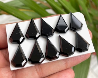 10 Stück Lot Grade Qualität Schwarz Spinell Stufe Cut Edelstein Flache Rückseite facettierte Edelstein für Schmuckherstellung etc 18 x 12 MM Geschenk für sie