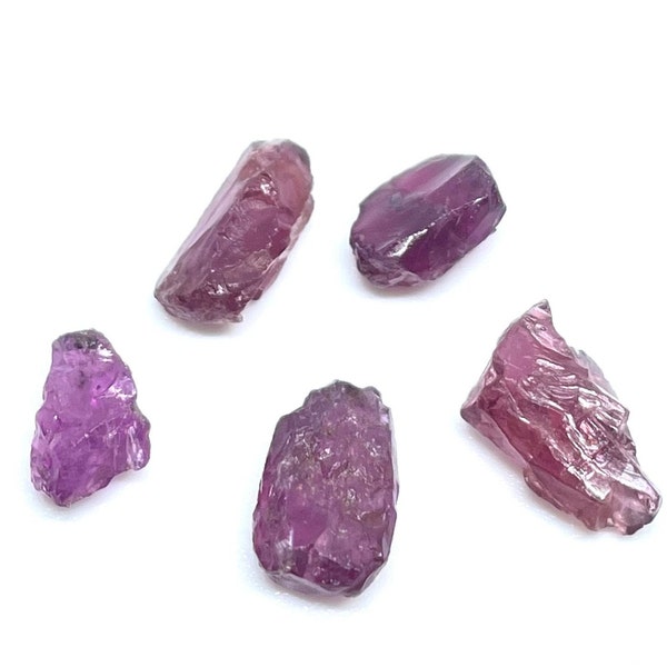 5 pièces brutes brutes de grenat rhodolite naturel, taille 8-10 mm cristal brut brut, pierre de naissance de janvier, à utiliser pour la sertissage de bijoux