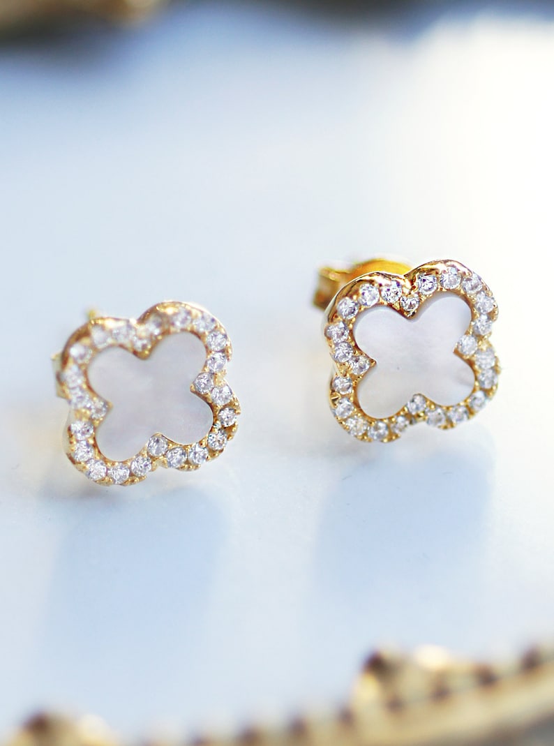 SWEET CLOVER MOP EARINGS