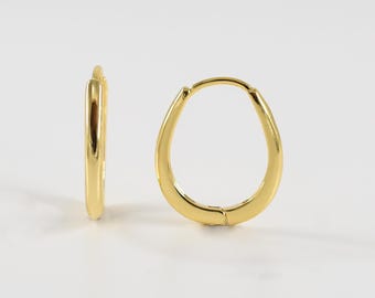 Pendientes de aro ovalados de latón con baño de oro de 18 quilates