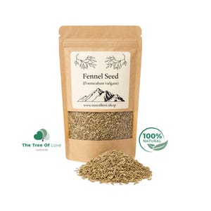 Könnte beinhalten: Ein brauner Kraftpapierbeutel mit Fenchelsamen, beschriftet mit dem Text Fennel Seed, Foeniculum vulgare und www.treeoflove.shop, mit einer Berggrafik und einem Sichtfenster, das die Samen zeigt, sowie einem Haufen Samen davor.