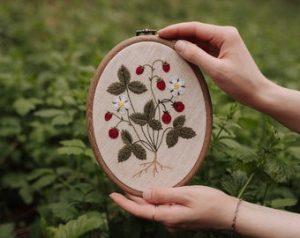 Wild strawberry embroidery wall art| Wild strawberry hoop embroidery |Embroidered Wild strawberry | Cottage core decor