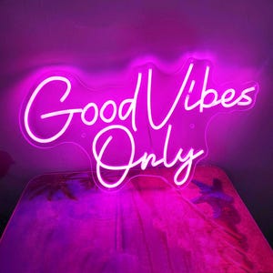 Good Vibes Only Leuchtreklame, Benutzerdefinierte Leuchtreklame, personalisiertes Namensschild, Leuchtreklame Wanddekoration, Geburtstag Neonreklame Party Dekor