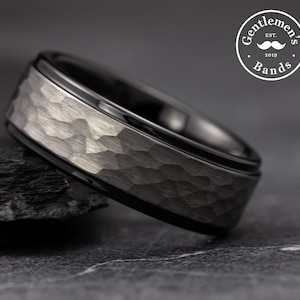 Men&#39;s Hammered Wedding Ring, Hammered Finish Wedding Ring, Mens Wedding Band, Men Engagement Ring, Husband Anniversary Gift, Black Mens Ring