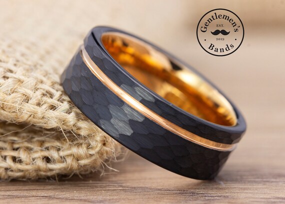 Alianza negra hombre sale