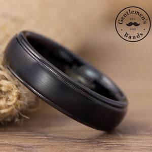 Geborsteld zwarte wolfraam herentrouwring, heren zwarte trouwring, heren 8 mm trouwring, man verlovingsring, jongens beloftering, uniek