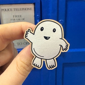 Fettnadel aus Holz | Doctor Who Inspiriert Revers Abzeichen, Whovian Geschenk, Dr Who Holz Pins, Cosplay Zubehör, Zeit und Raum, Sci Fi Brosche
