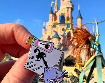 Yzma Fantasy Enamel Pin | Disney Badge, Disney Villains Gift, Emperor’s New Groove Pin, Disney Brooch, Disney Bound Accessory, Llama Potion