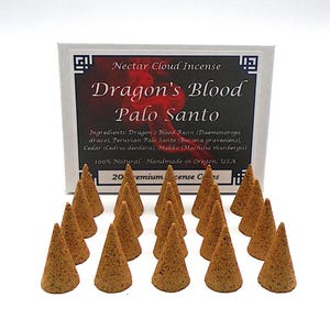Cones de incenso de sangue de dragão e Palo Santo, cones de incenso naturais feitos à mão com cedro Deodar, resina de sangue de dragão, incenso de Palo Santo
