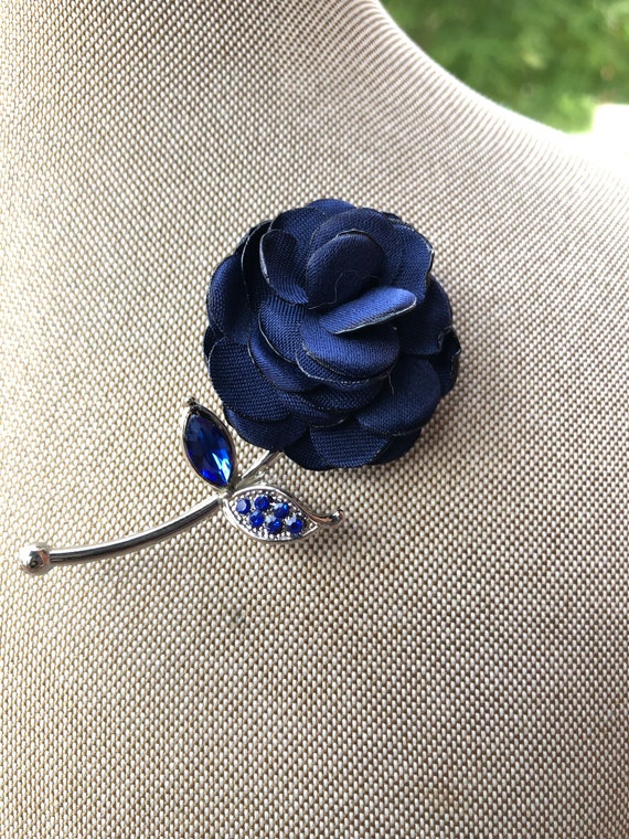 Blue brooch sale for wedding