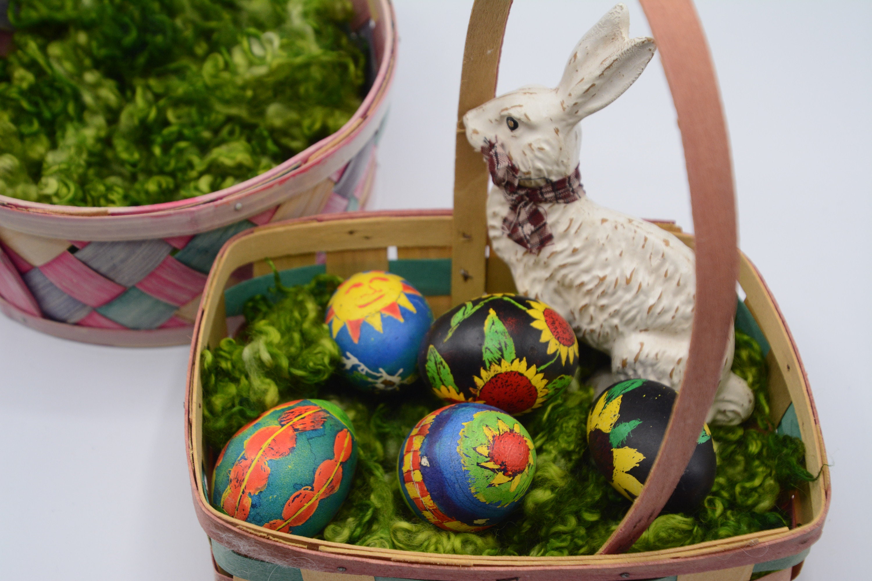 Green Raffia Grass Bundle for Easter Arts and Crafts Easter Eggs Basket  Filler 1/2 lb. Premium Bulk Easter Decorations