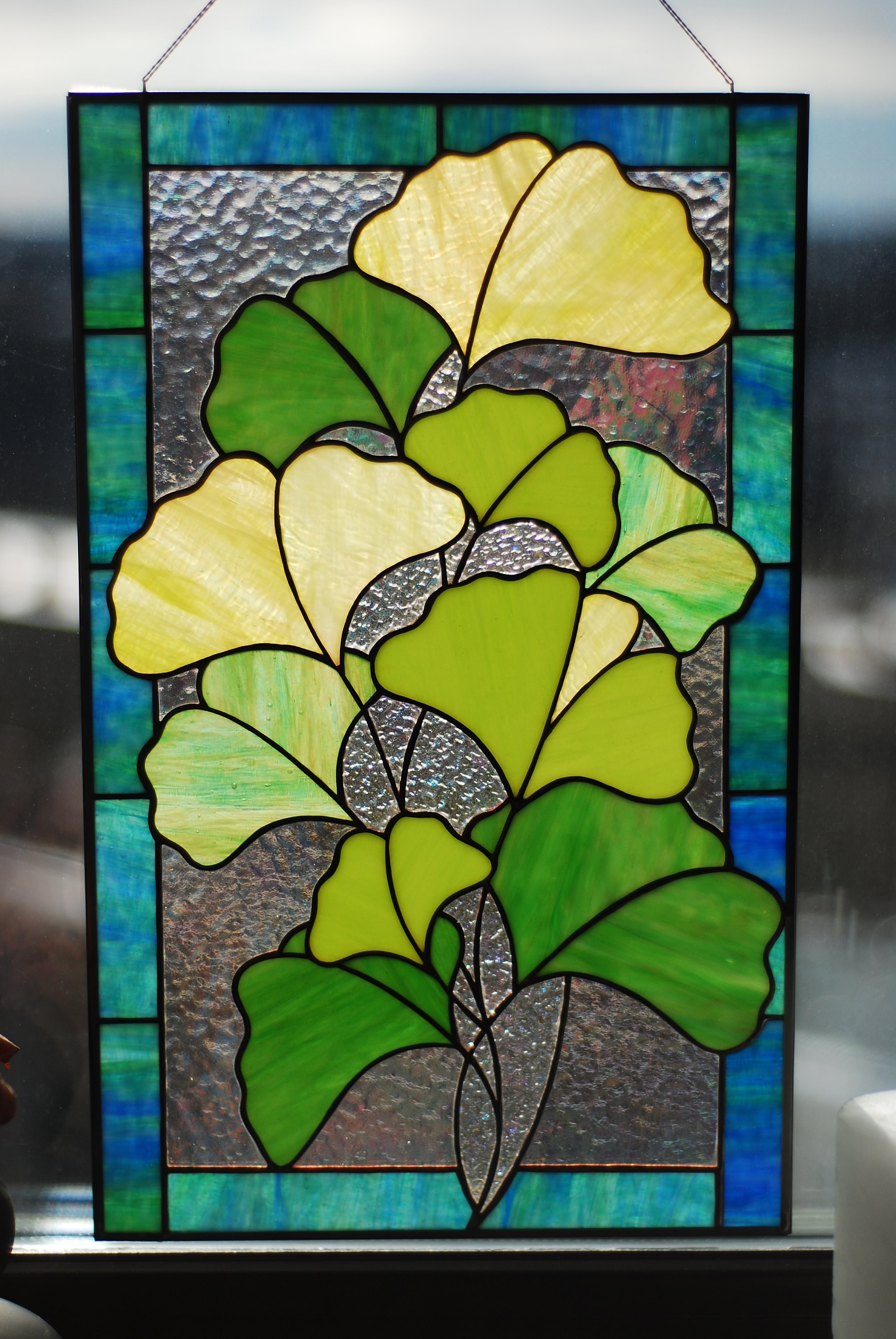 ステンドグラス　Glass　Leaves Stained Glass Ginkgo Biloba Panel 10x16 inch. Botanical Window