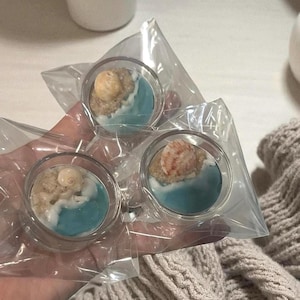 Beach Candle: Real Seashell, Beach Wedding Favor, tiny tealight candle beach decor