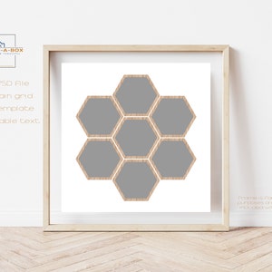 Puede incluir: Una plantilla digital para un collage de fotos con un diseño de panal de abeja de veta de madera con seis marcadores de posición hexagonales para fotos. La plantilla mide 50,8 cm por 50,8 cm y es personalizable con texto.
