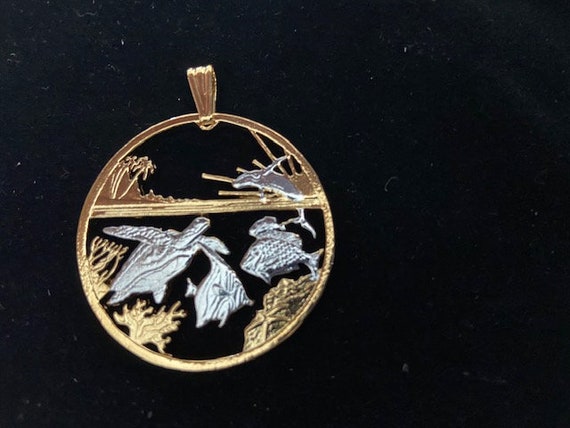 SEA TURTLE PENDANT - image 1