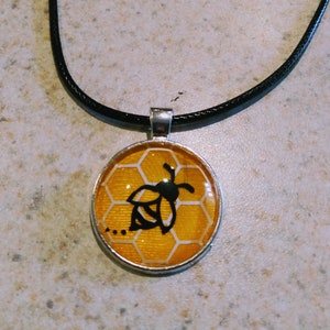 Outlander Inspired, Glass Pendant,  Outlander Gifts, Bee Necklace, handmade necklace, Bee Jewelry, Bee Pendant, Outlander Jewelry, Outlander