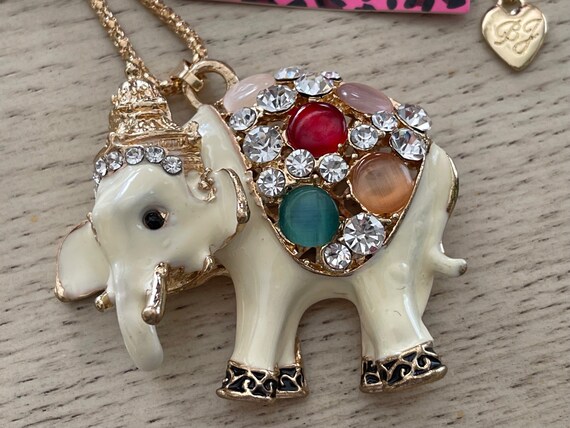 Betsey johnson elephant necklace deals
