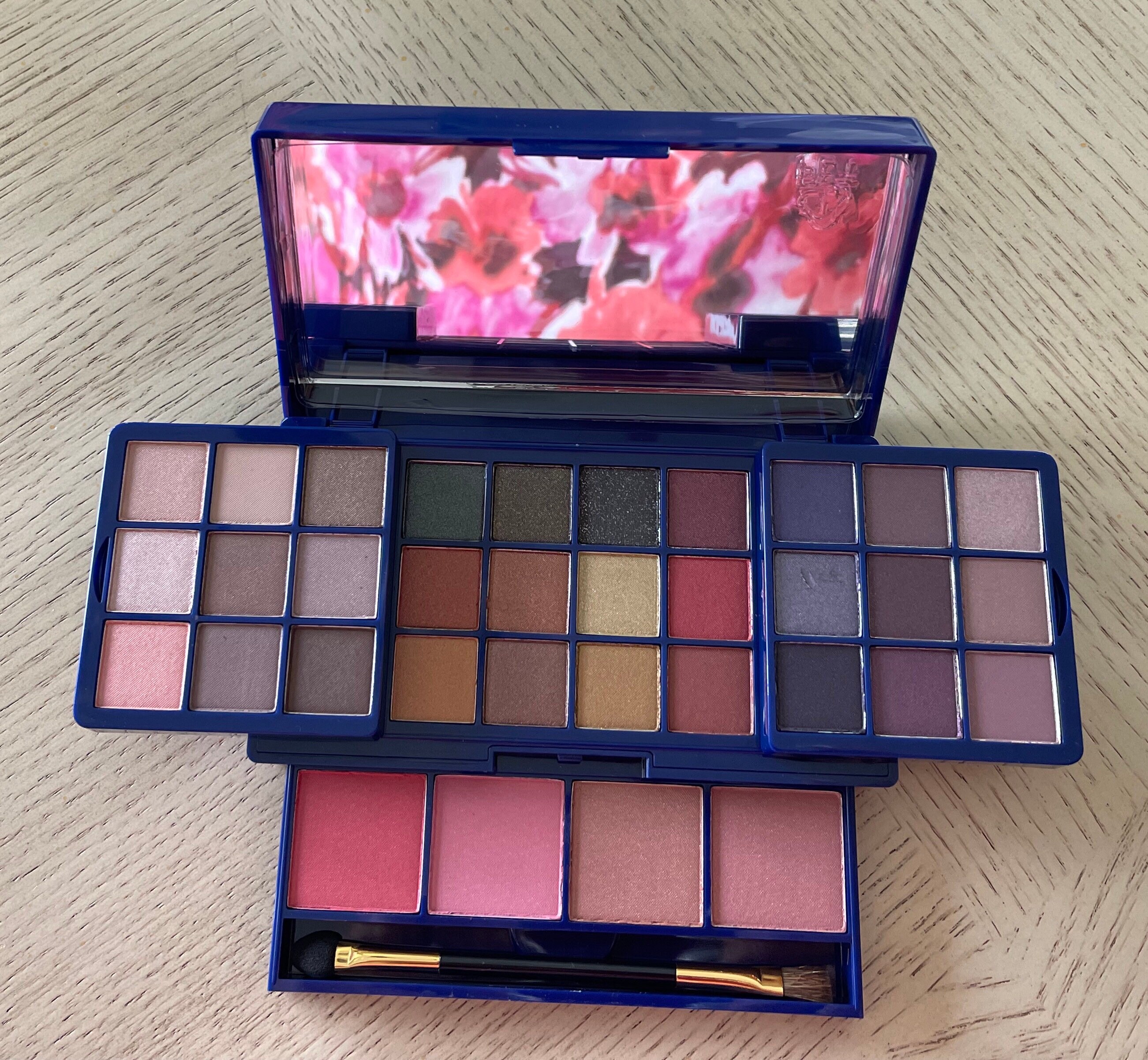 Oriflame online eyeshadow palette