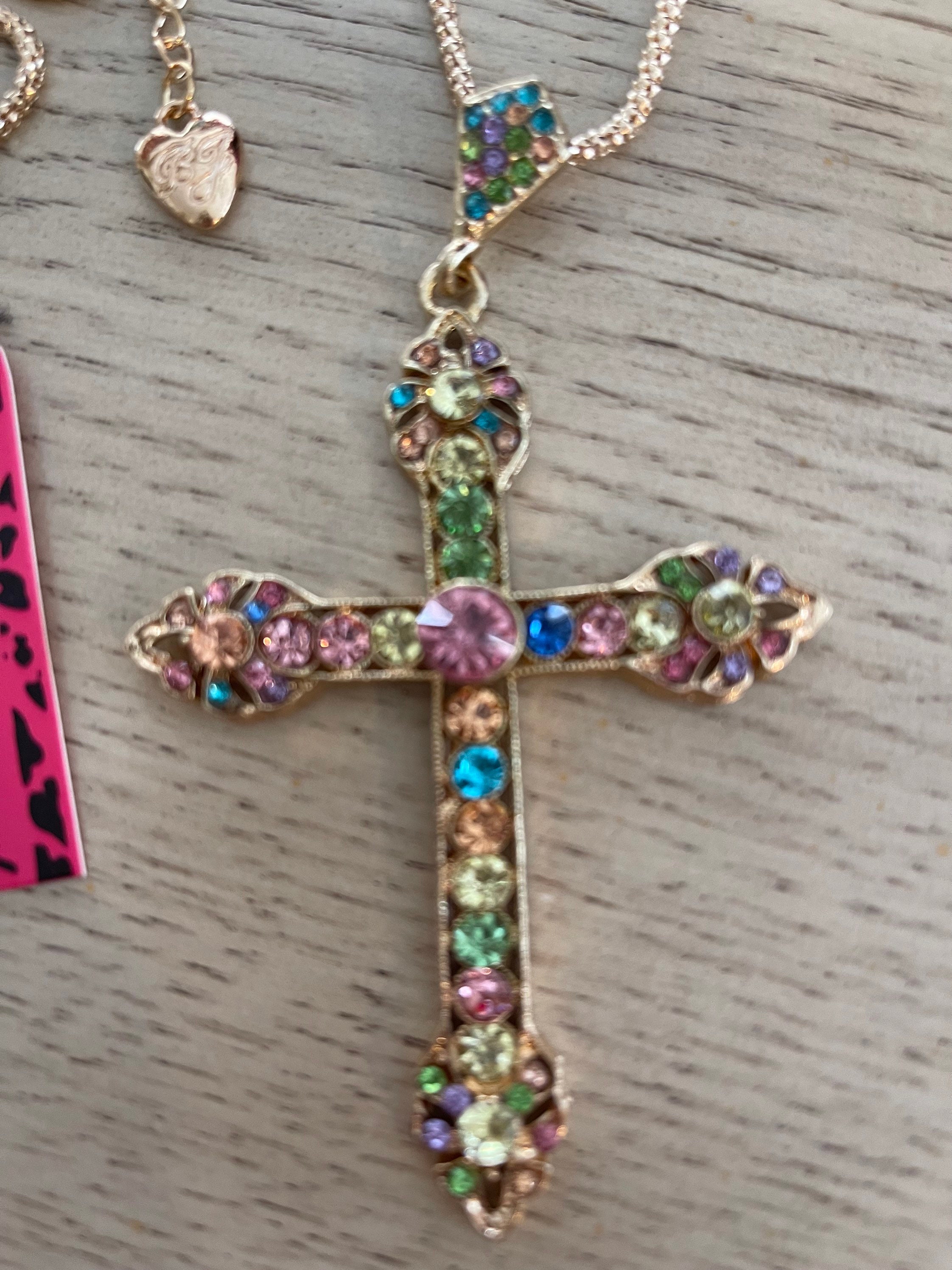 BETSEY JOHNSON BEAUTIFUL CRYSTAL INLAY PINK CENTER HEART CROSS NECKLACE |  eBay