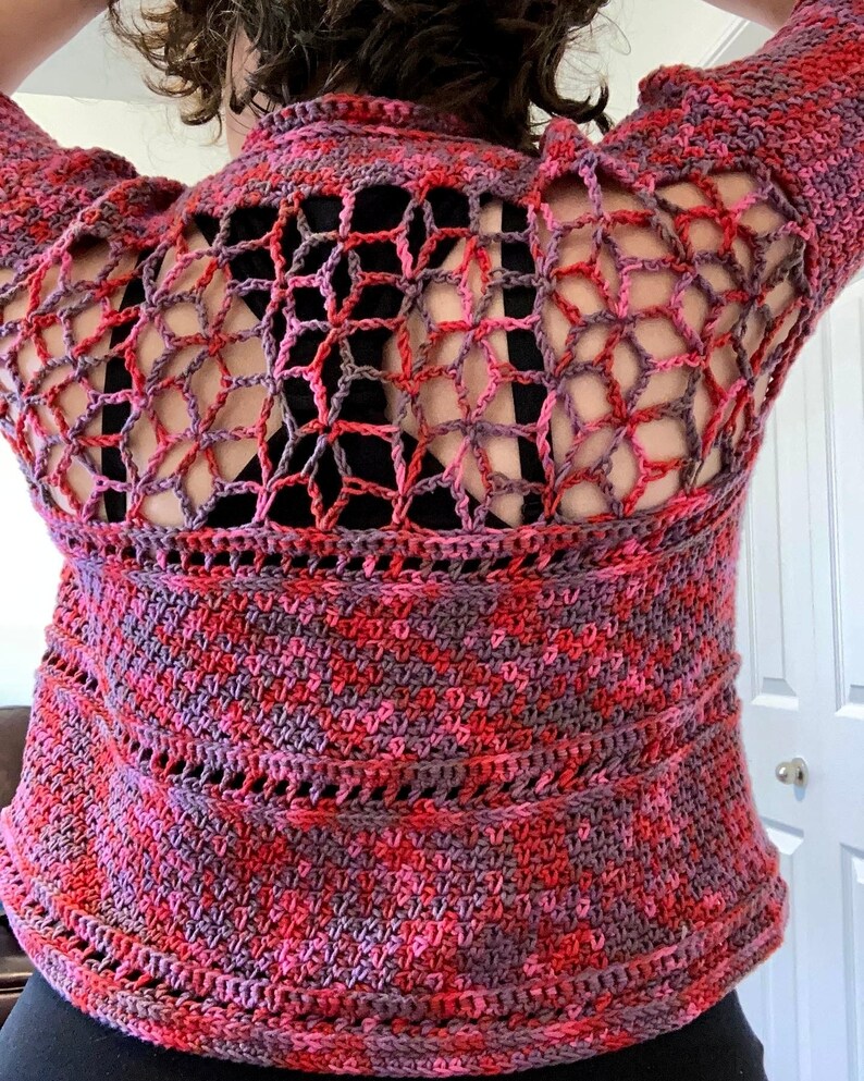 The Star Lace Cardigan: A crochet pattern for a fitted cropped summer cardigan with a pop of lace on the back. image 9