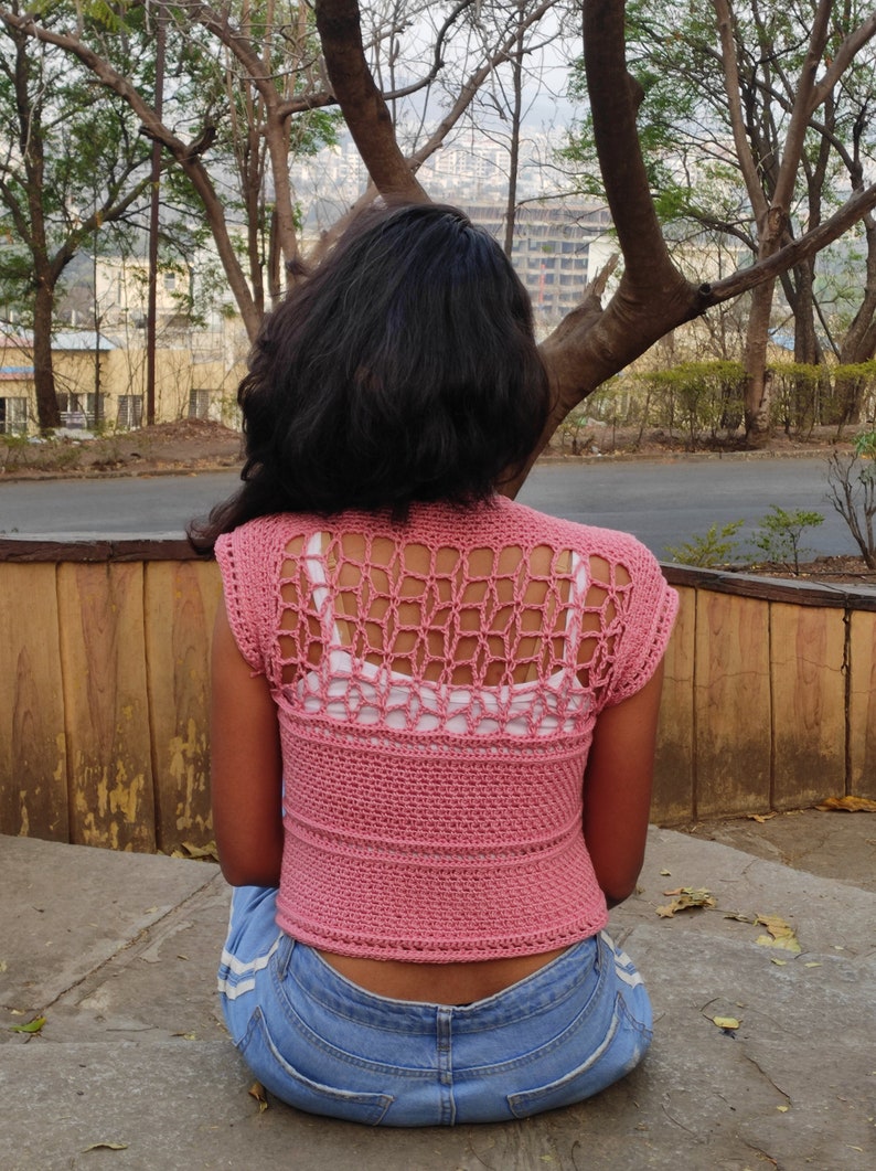 The Star Lace Cardigan: A crochet pattern for a fitted cropped summer cardigan with a pop of lace on the back. image 8