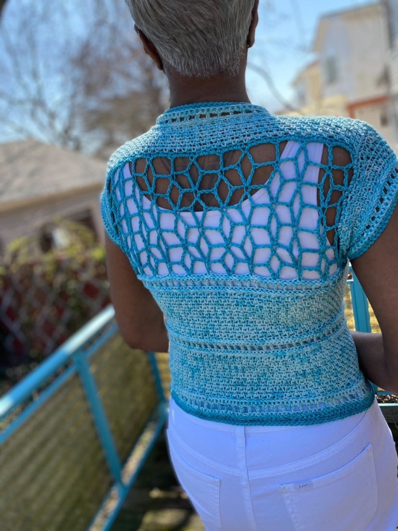 The Star Lace Cardigan: A crochet pattern for a fitted cropped summer cardigan with a pop of lace on the back. image 1