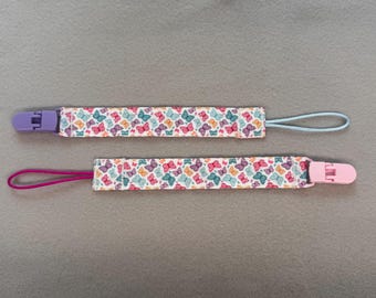 Clip para chupete con estampado de mariposas multicolor