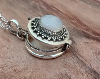 Pendant For Pill Storage Box, 925 Sterling Silver Poison Box Pendant White Rainbow Moonstone Gemstone 925 Silver Memory Card Storage Pendant