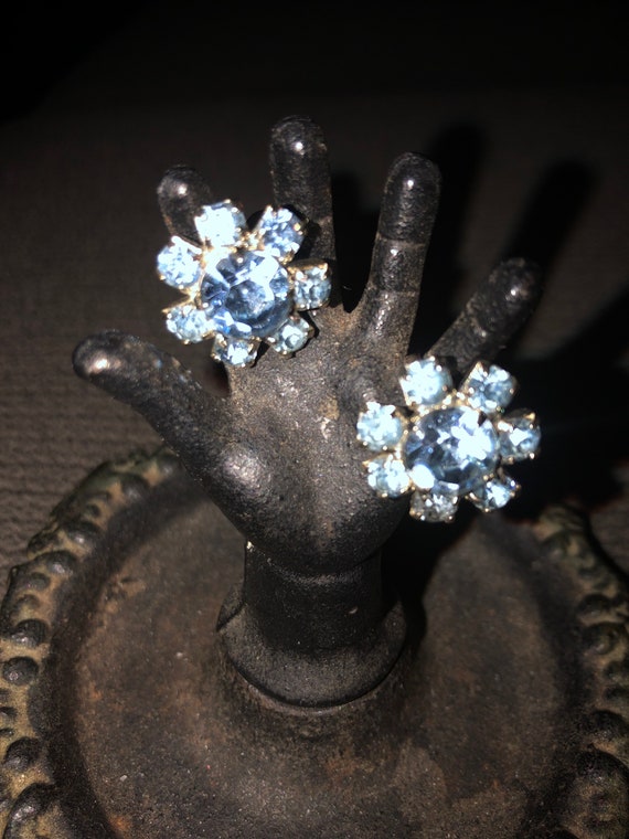 Art Deco Light Blue glass Rhinestone Flower Screw… - image 5