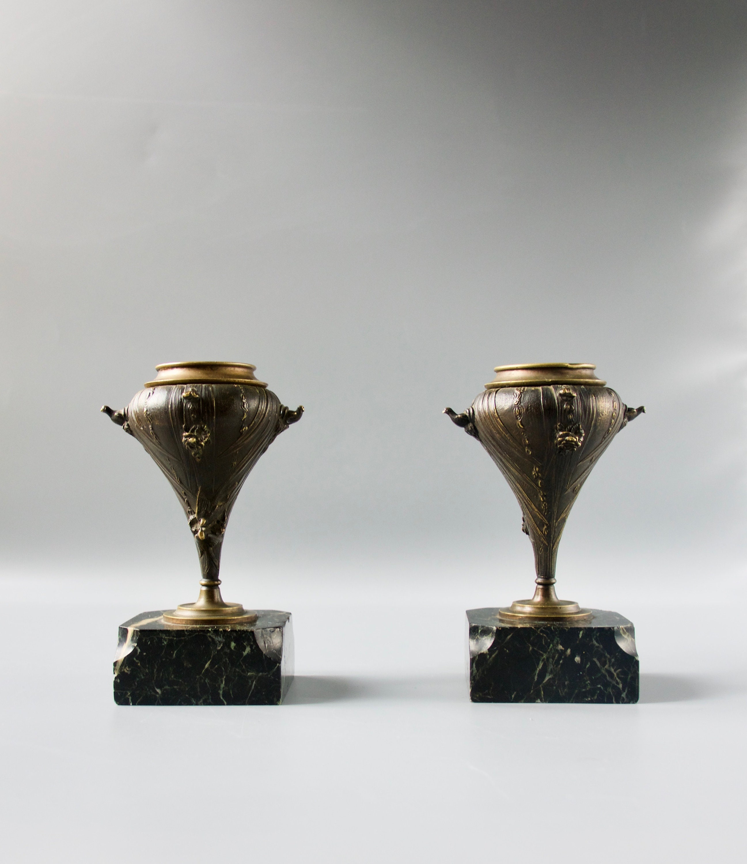 Leblanc Barbedienne, Bougeoirs, Bronze et Marbre, France Des Années 1920