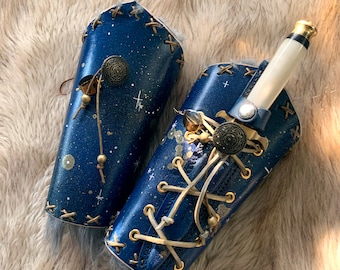 Single Dagger Star Bracers (Gold Handle)