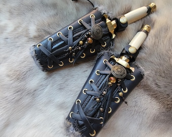 Dagger Bracer Set Black