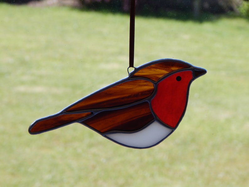 Stained Glass Suncatcher/Window Hanger Robin British Birds Ornament Gift/Home Decoration image 2