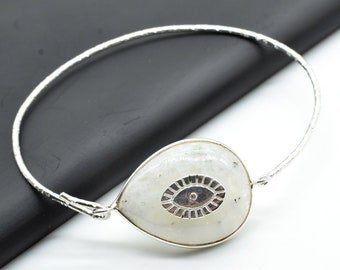moonstone bangle bracelet,Hammered wired bracelet,Gemstone bangle,stacking gemstone bangle,moonstone bangle,moonstone jewelry,gift for her