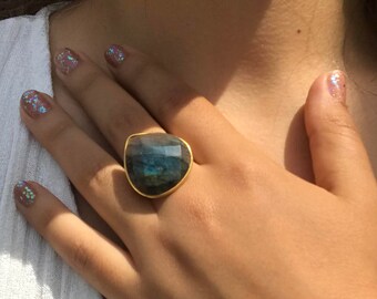 Gold Labradorit Ring,Solitär Ring,Statement Ring,Edelstein Ring,Heilstein Schmuck,Heilung Geschenk,einzigartiger Boho Ring