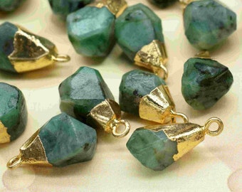 Natural Emerald Rough Stone Pendant,May Birthstone Pendant,Raw Emerald Pendant,18k Gold Electroplated Pendant,Raw Gemstone Charms,Gift