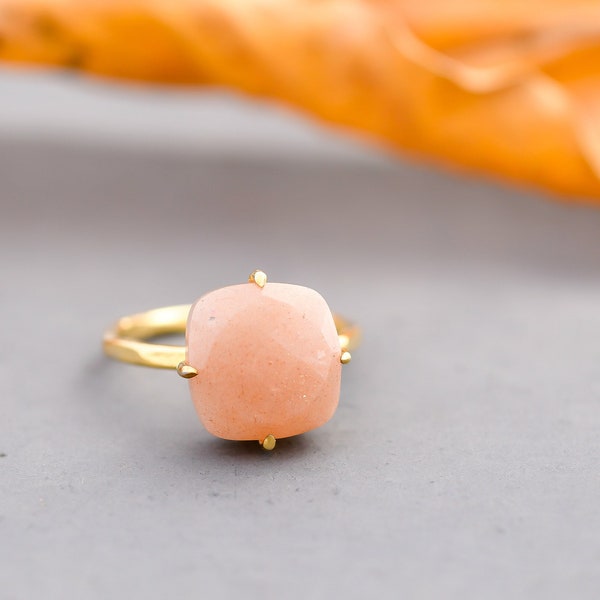 peach moonstone ring,prong setting ring,bridal ring,Peach Stone ring,Unique Ring,Boho Ring,Dainty Ring,Moonstone Jewelry,cushion ring,b'gift