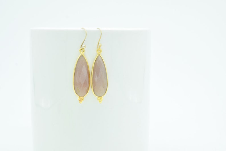 Gold Peach Moonstone Dangle earring,Drop earring,Peach earring,Gemstone earring,Bridesmaid gift,Pear drop earring,Silver 925 earring,bohochi