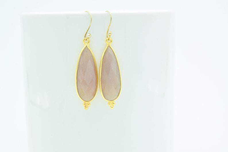 Gold Peach Moonstone Dangle earring,Drop earring,Peach earring,Gemstone earring,Bridesmaid gift,Pear drop earring,Silver 925 earring,bohochi