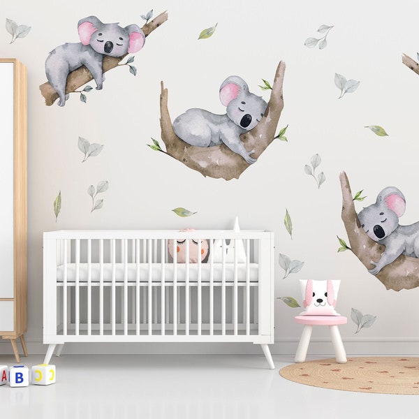 Décalcomanie murale de pépinière de koala endormi | Décor de pépinière forestière australienne | Autocollants pour chambre d'enfant