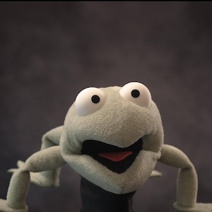 Schnurbs! Små dockor! Groda (grön)