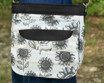 Large Sunflower Casual Bag with Pockets, Black & White Shoulder or Crossbody Purse for Women, Diaper Bag for Mom, Zippered Crochet Tote Bag,