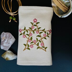 花柄五芒星異教デザイン刺繍カードラップバッグ、防水生地、祭壇タロットカード布、手作りポーチ、ラブタロットリーディング
