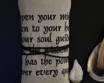 Embroidered linen tarot cards wrapping bag,altar tarot card cloth, handmade tarot pouch, love tarot reading,  tarot bag