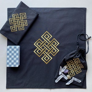 エンドレスノットシンボル刺繍入りリネンカードポーチ、祭壇タロットカード布、手作りタロットラッピングバッグ、ラブタロットリーディング、マジシャンタロットバッグ