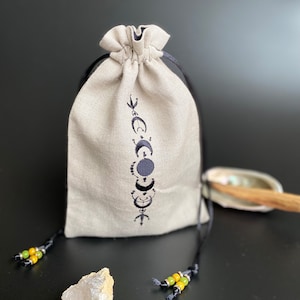 月の満ち欠けを刺繍した天然リネンの巾着バッグ、ハンドメイド、コットンの裏地付き