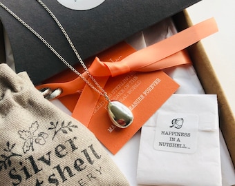 Hallmarked Sterling Silver Pebble Pendant Necklace: Nature Inspired