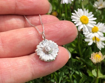 Silver Daisy Necklace